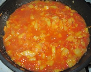 Рис с овощами и колбасой
